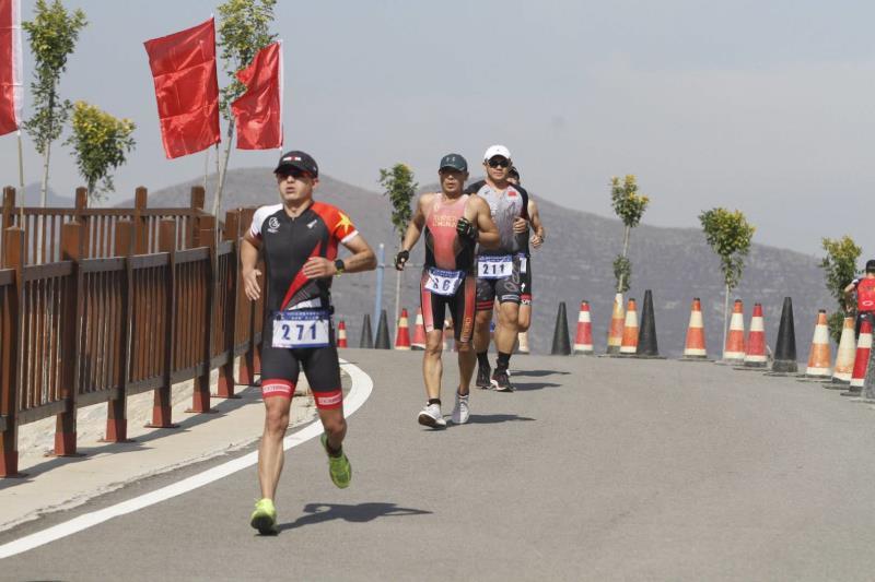 易水湖|易水湖边上演铁人三项竞技，大赛拉动旅游业发展