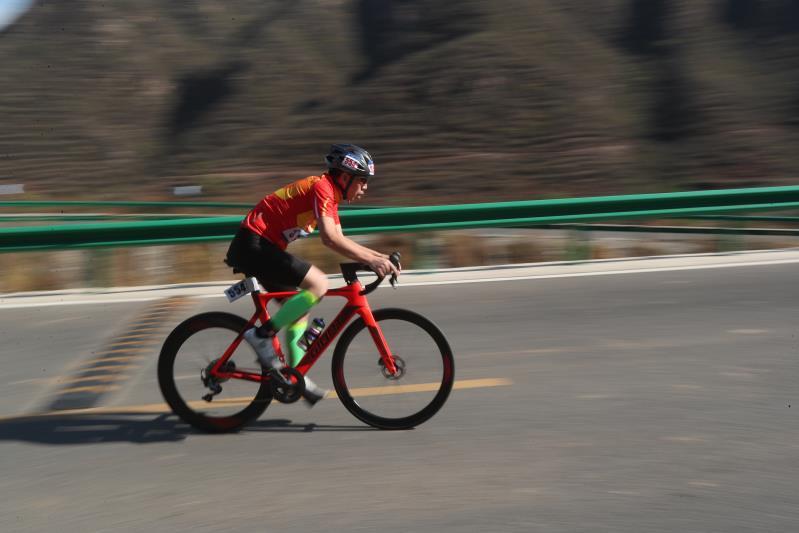 易水湖|易水湖边上演铁人三项竞技，大赛拉动旅游业发展