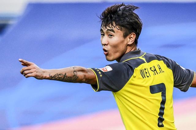 韦世豪能否达到本田圭佑的高度 他和武磊相比 谁的能力更强 韦世豪 武磊 本田圭佑 中超 恒大 日本国青队