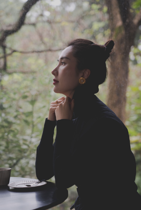 董花花|董花花带儿女秋游，打扮珠光宝气贵气逼人，气质被赞天花板级别