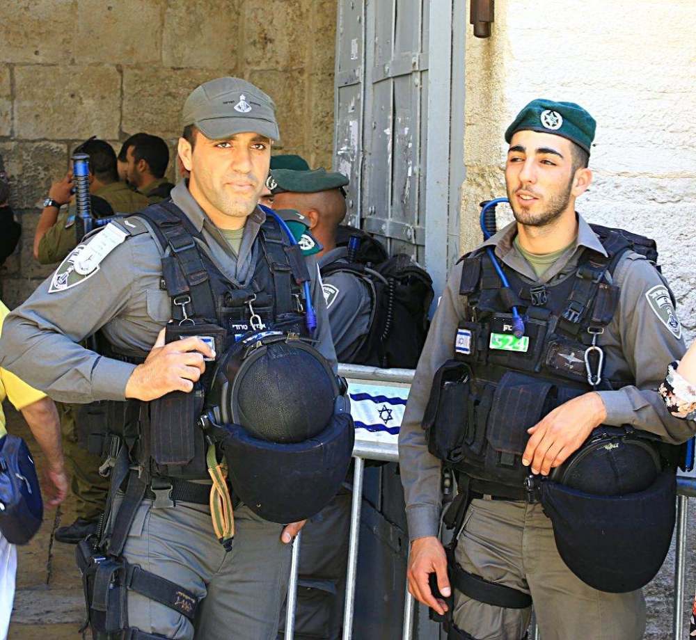 吃饭像打仗一样,以色列士兵在食堂打架,造成21人受伤