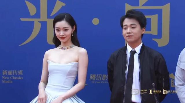 张若昀|腾讯年度发布会众星云集：倪妮超性感，殷桃成熟大气，张若昀瘦好多