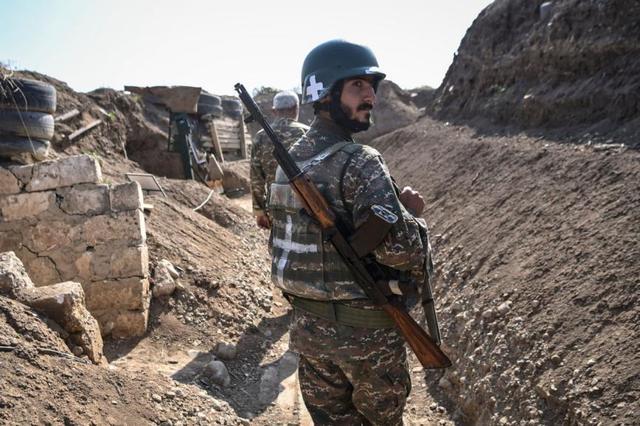 战壕中的亚美尼亚士兵