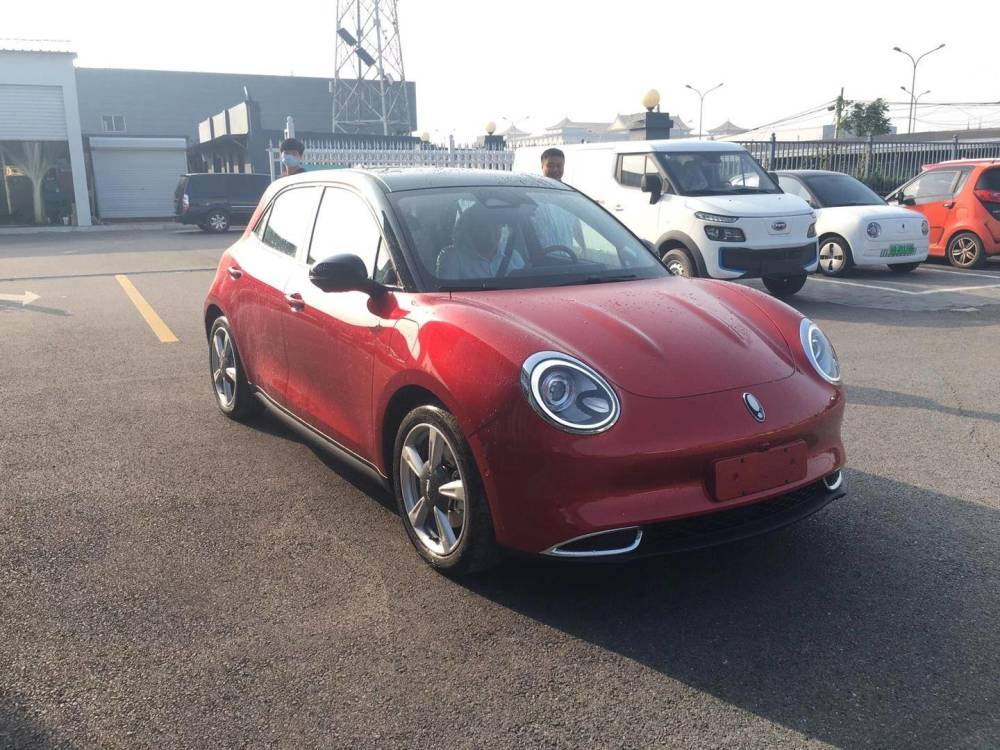 小鹏|实地探店，比亚迪汉“变相加价” 宏光MINI EV北京遇冷