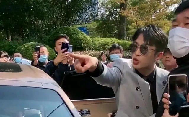 辛巴|反转了？涉事保安并未被开除，但辛巴态度确实太狂了