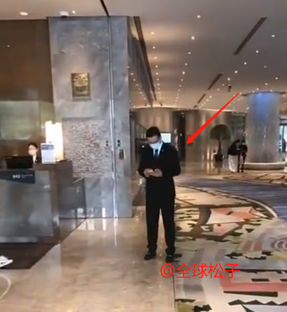 辛巴|辛巴事件再度反转？酒店否认开除涉事员工，是有心人借机炒作