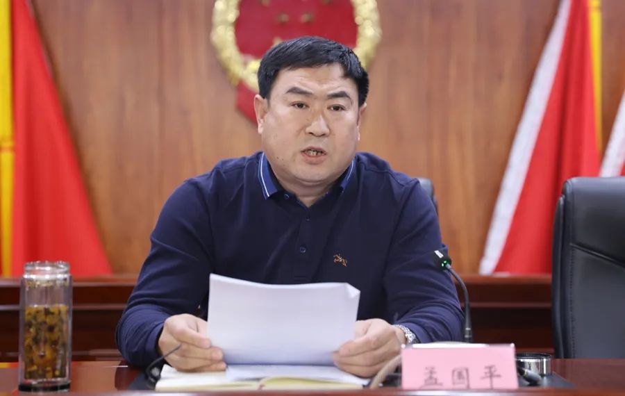 在16日召开的总结大会上,市院党组成员,政治部主任孟国平出席会议并