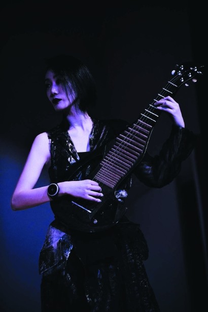 华人之星沈嘉琚用电琵琶诠释中国民乐