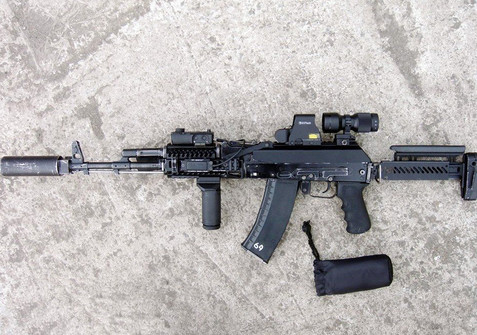 其中包括ak-203突击步枪项目