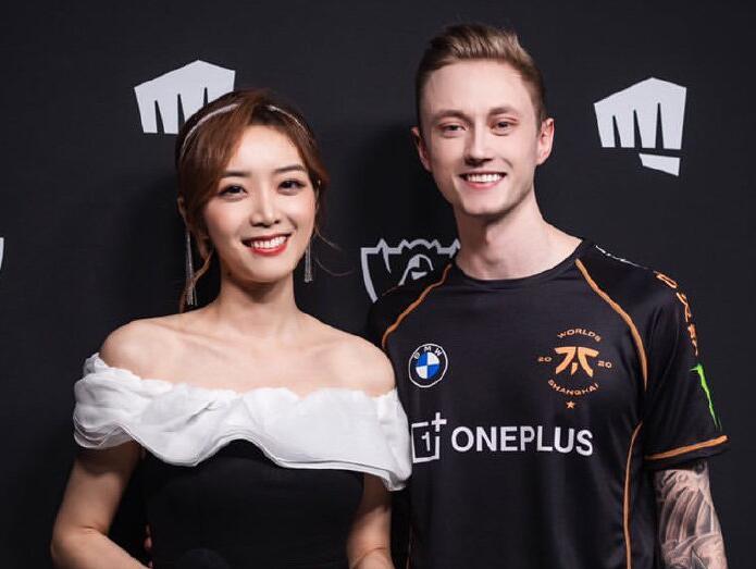 fnc淘汰后欧成发文专门用中文写给余霜看希望余霜去安慰他