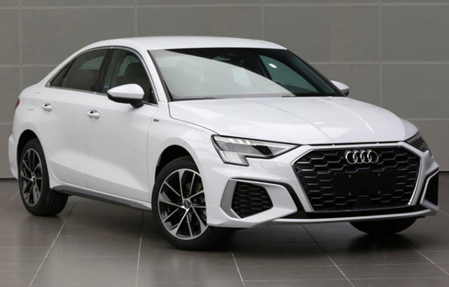 奥迪全新a3三厢版实拍尺寸加长预计21万元起售