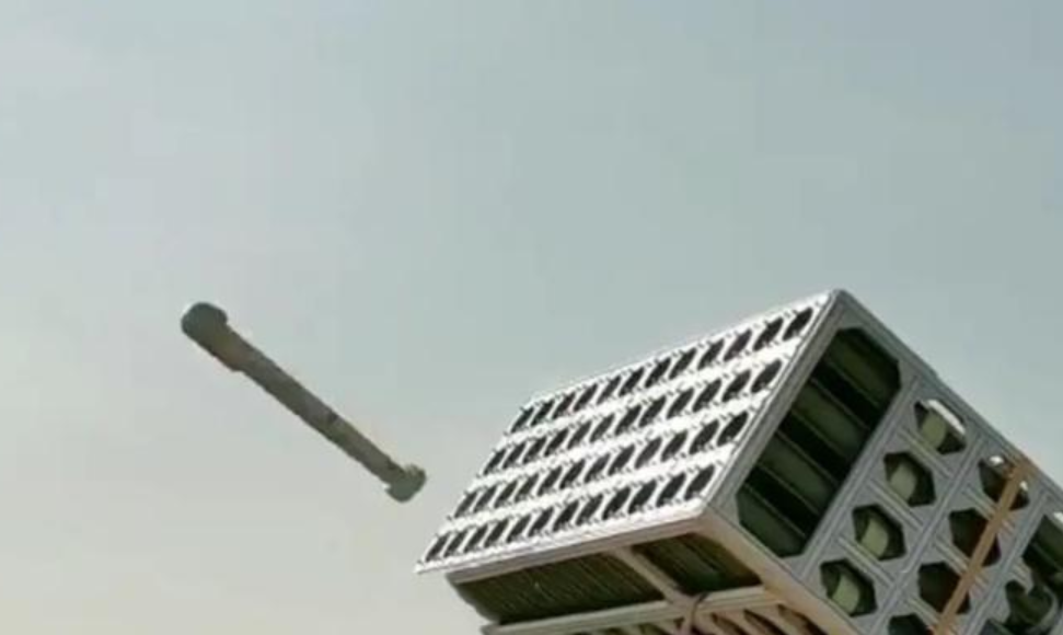 蜂群无人机系统面世!终于,美军尝到落后滋味_腾讯新闻