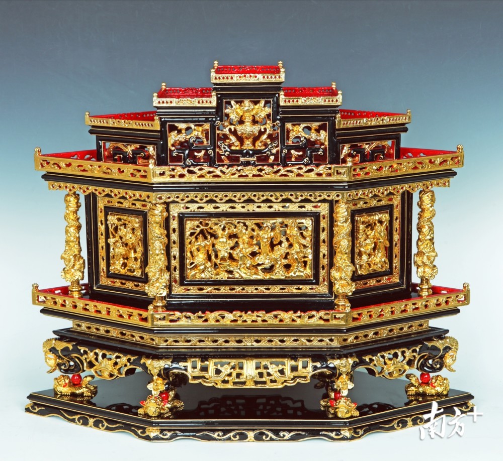 杨细容|“寻师访匠”看揭阳金漆艺人杨细容：岁月悠悠卅余载，传统漆艺绽新花