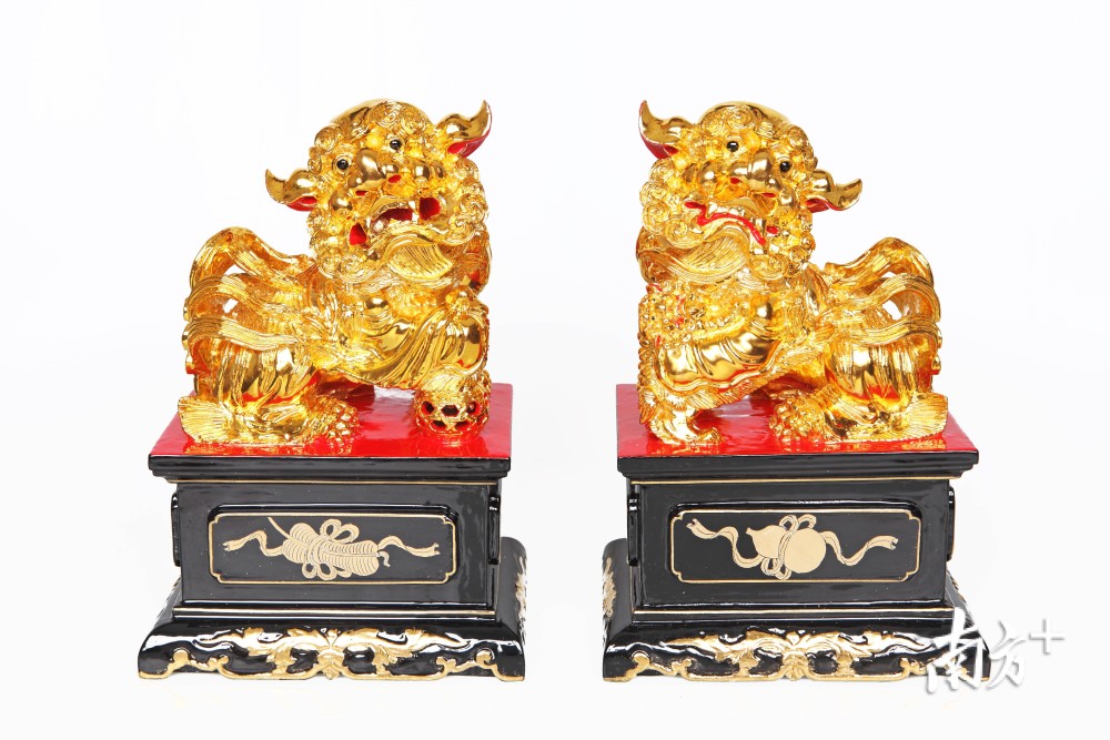 杨细容|“寻师访匠”看揭阳金漆艺人杨细容：岁月悠悠卅余载，传统漆艺绽新花