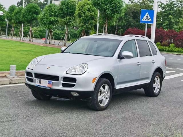 09款保时捷卡宴售价5w,开着保时捷车,花着面包车钱