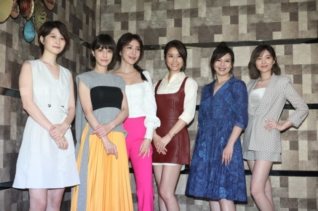 林心如|林心如舒淇杨谨华闺蜜聚会，三女神素颜比美，林心如歪头杀好少女