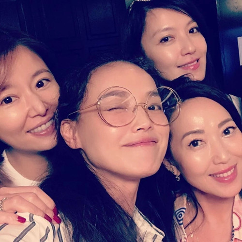 林心如|林心如舒淇杨谨华闺蜜聚会，三女神素颜比美，林心如歪头杀好少女