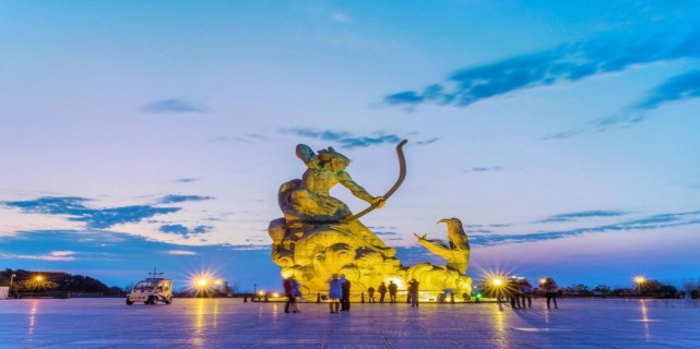 观赏点二:岳阳南湖广场