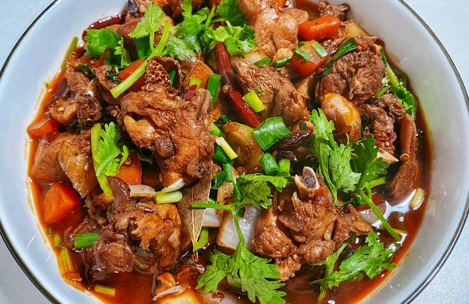 喷香扑鼻的红烧兔肉!