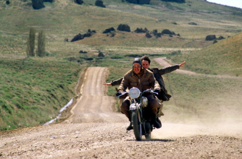 摩托车|牌照30万，驾校难报名，摩托车如何让90后疯狂？