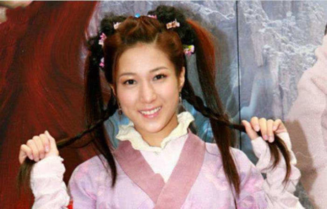 还记得《搜神传》中的好彩妹吗?如今穿上婚纱的她,女神范十足!