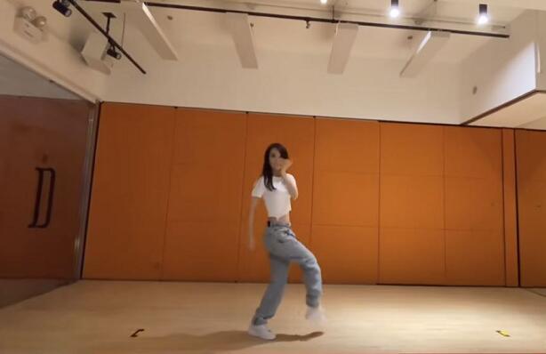 方媛|方媛分享染发视频，自曝生二胎后体重，发型师听后直呼：太瘦了！