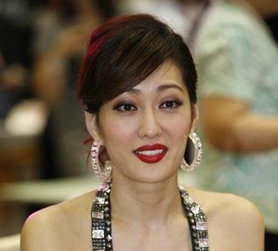 超模孟广美曾被老外男友骗光家产43岁为爱嫁豪门成人生赢家