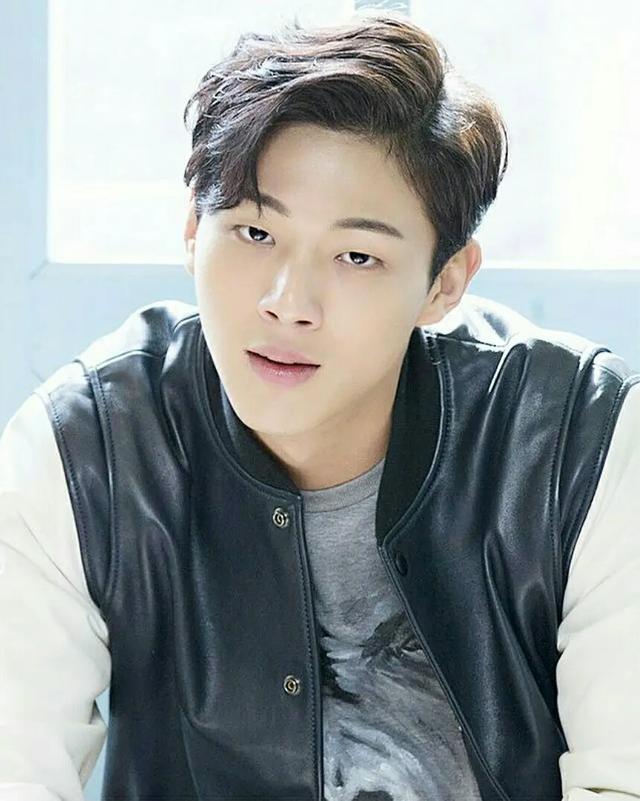 韩国丑帅男星代表当红时患重病休息两年复出后仍戏约不断
