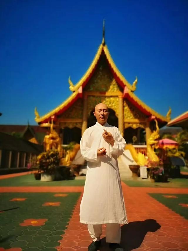 of zhu shenguang 释永觉,字慧一,1964年生于江苏太仓,俗名朱神光,亦