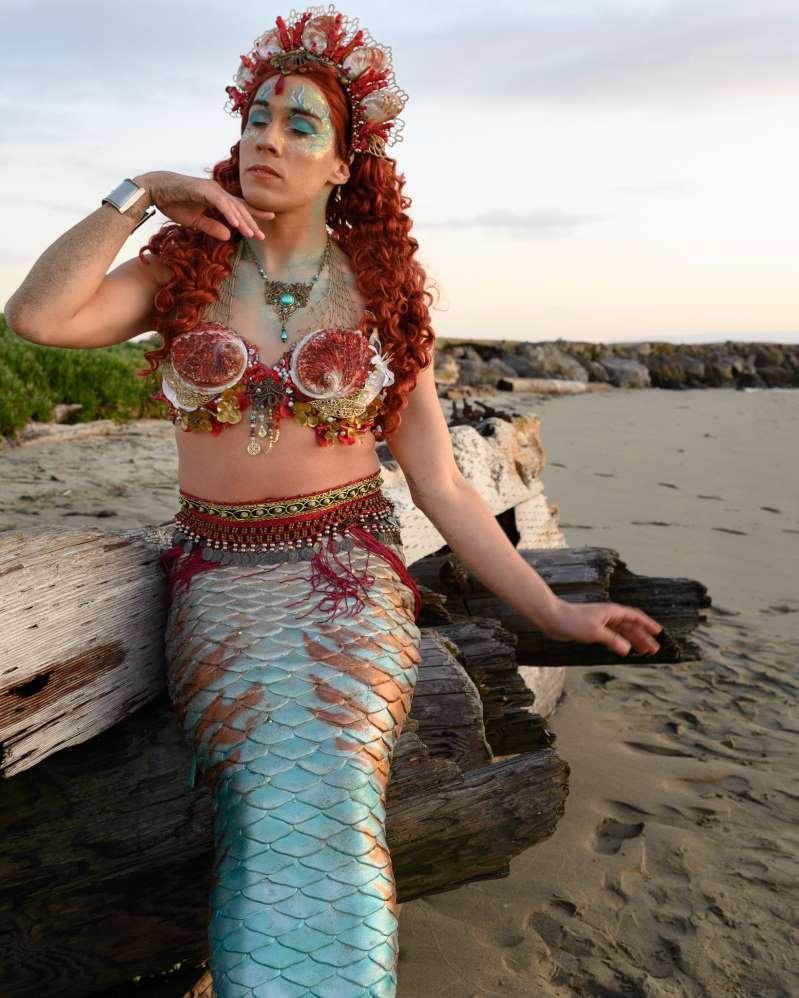 加布里埃尔·里维拉|美国25岁前小伙海边扮演美人鱼，每次能赚250美元，美呆了