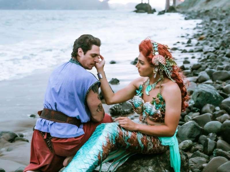 加布里埃尔·里维拉|美国25岁前小伙海边扮演美人鱼，每次能赚250美元，美呆了