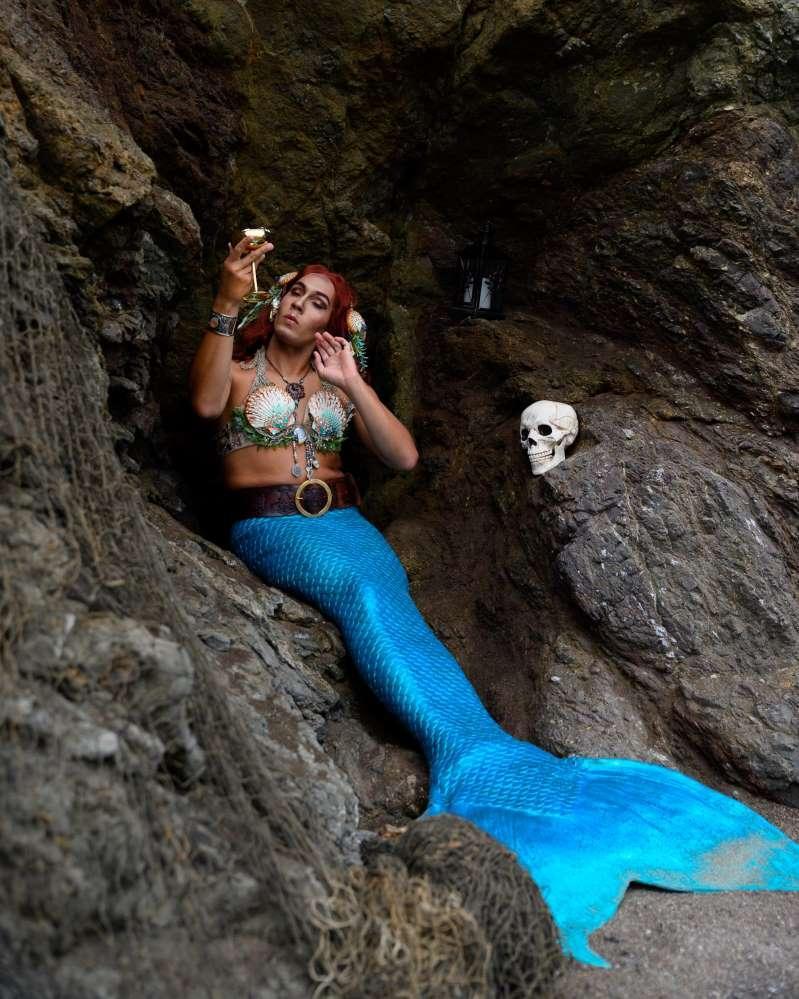 加布里埃尔·里维拉|美国25岁前小伙海边扮演美人鱼，每次能赚250美元，美呆了