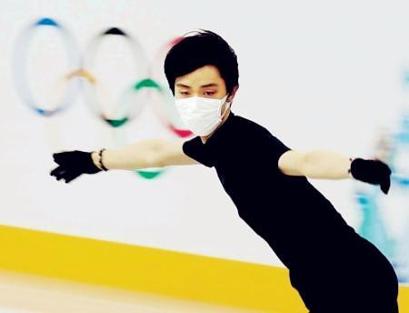 花滑選手戴口罩上冰參賽羽生結弦也曾嘗試過超級難受