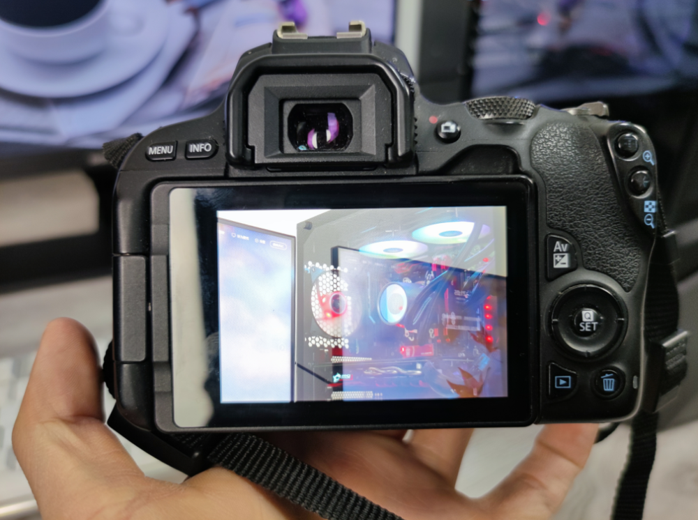 电脑开机黑屏,显示器无信号