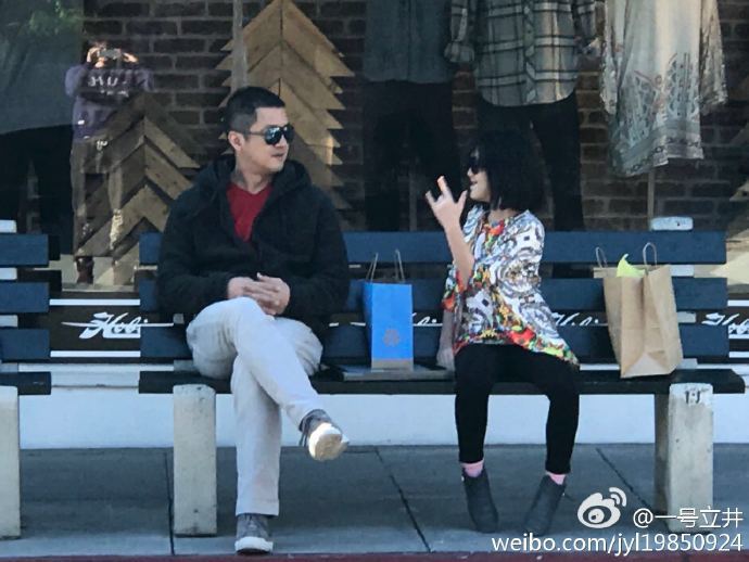 李亚鹏|李亚鹏公开李嫣婴儿时期照片，刚做完第一次手术嘴唇还贴着胶布