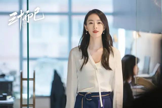 童瑶|35岁依然当仁不让，站在比自己小12岁的小花面前也魅力满分！