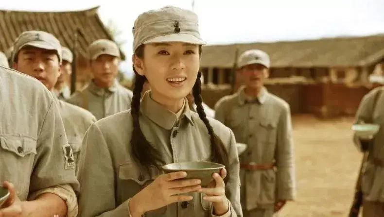 童瑶|35岁依然当仁不让，站在比自己小12岁的小花面前也魅力满分！