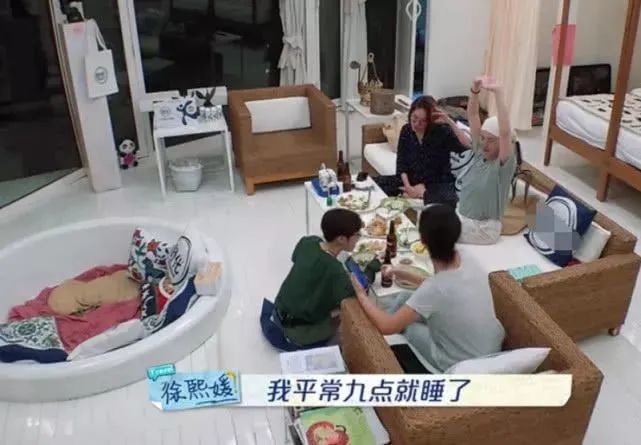 童瑶|35岁依然当仁不让，站在比自己小12岁的小花面前也魅力满分！