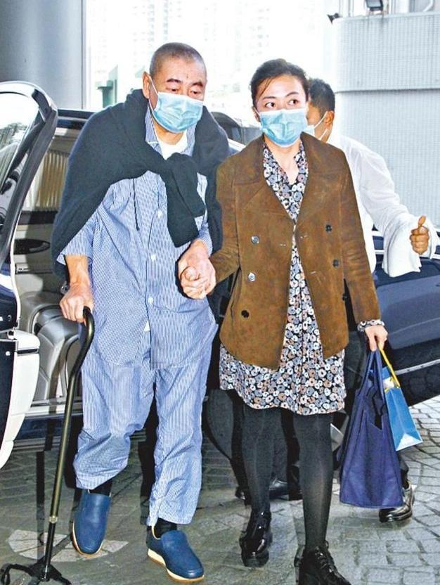 吕丽君|曝吕丽君子女被踢出家族基金，名下零资产，女儿18岁生日提及父亲一脸失落