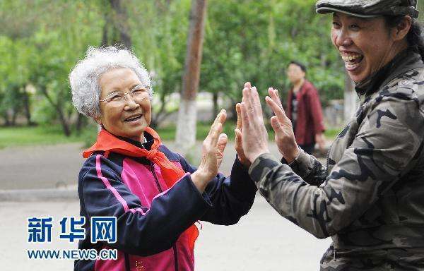 费锦萍建议,重点是要参加体育运动,多晒太阳,并注