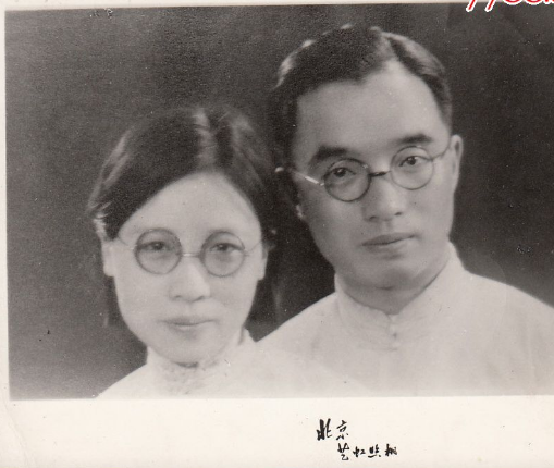 朱自清的字里行间,满满的都是对现妻陈竹隐的怨和对前任妻子武仲谦的