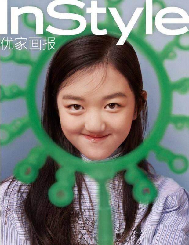 李嫣|李嫣终于又晒正脸照！她嘴巴和普通孩子一样了，染回黑发变乖巧