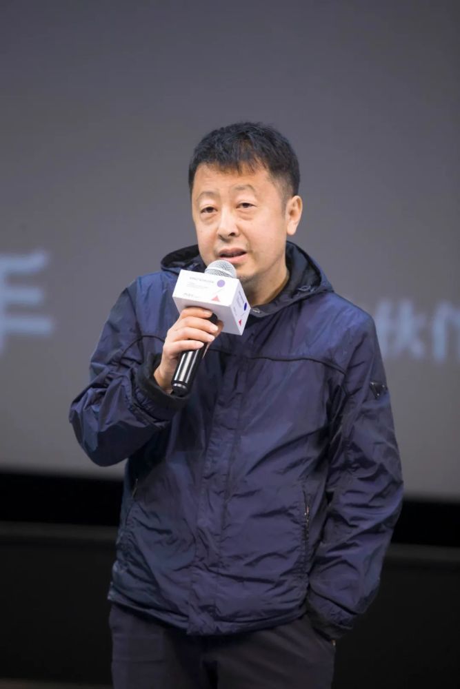 贾樟柯|平遥官方回应贾樟柯退出平遥影展：“他和谁都没有沟通就宣布了”