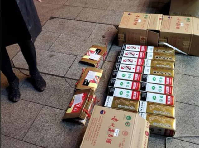 茅台制假窝点用丝袜过滤这样的假酒太可怕了如何辨别假酒