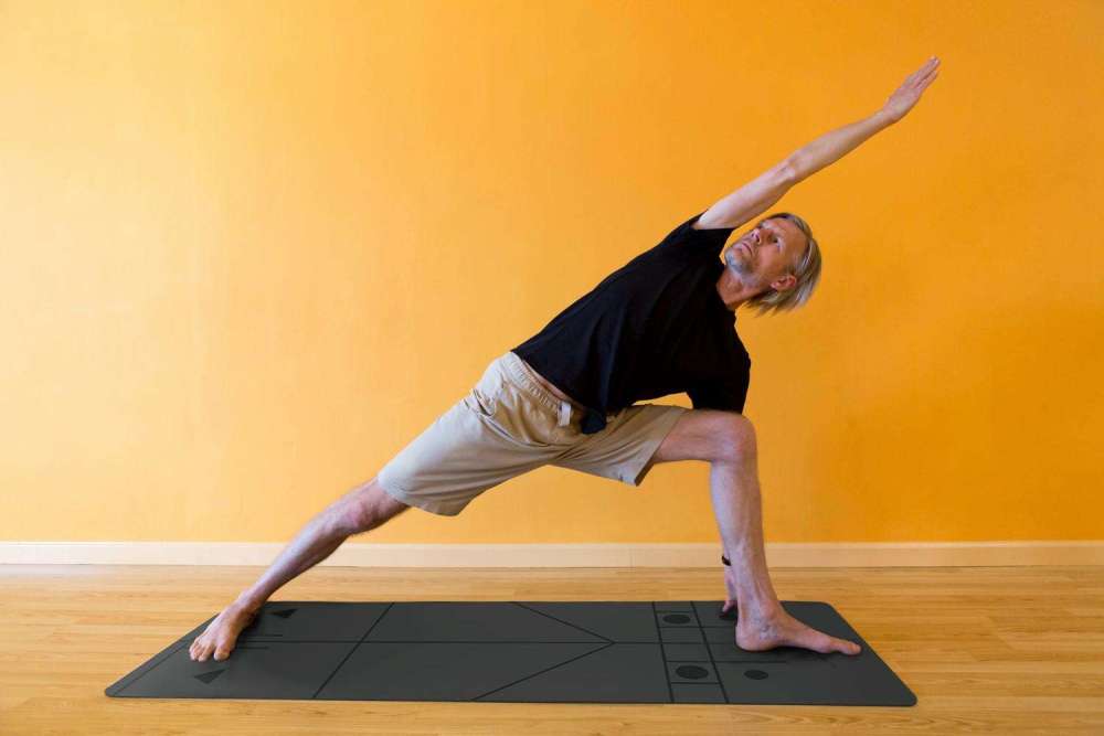 想拥有迷人的身材吗?几组瑜伽动作,重塑你的身形