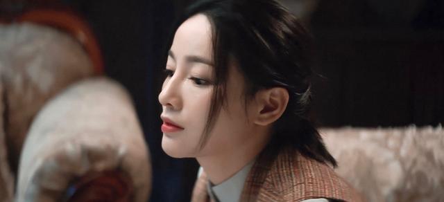 因为付美饰演的单棱,既有于曼丽的机智可爱,也有汪