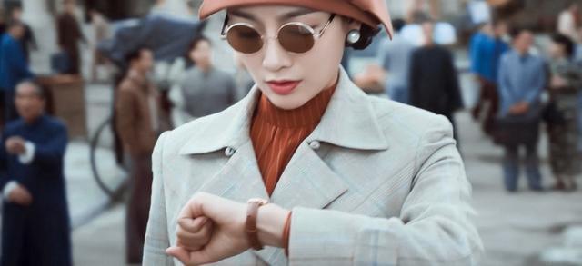 因为付美饰演的单棱,既有于曼丽的机智可爱,也有汪