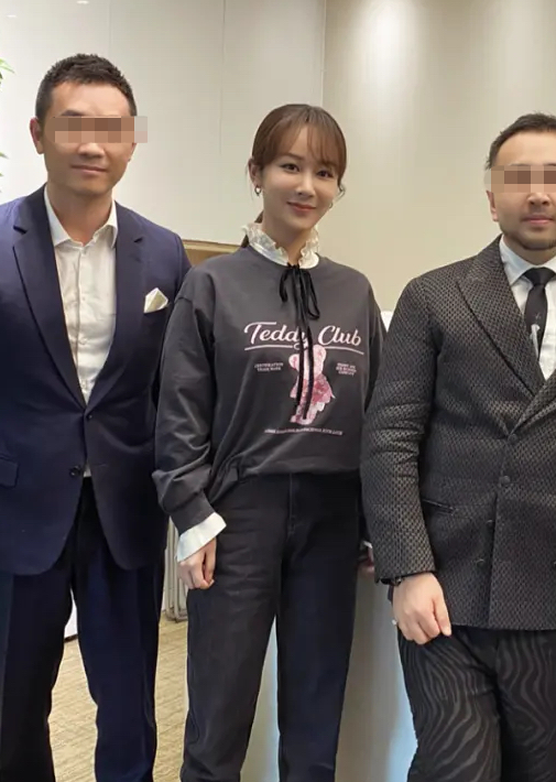 杨紫|杨紫玩命减肥，是因为新剧男主身材太好？“九头身”身材不服不行