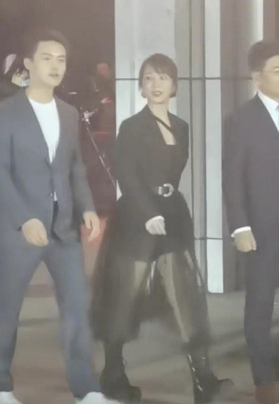 杨紫|杨紫玩命减肥，是因为新剧男主身材太好？“九头身”身材不服不行