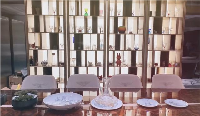 郭敬明|郭敬明三观不正？杨幂吐槽他是名牌奴隶，男网红对其深刻剖析一针见血